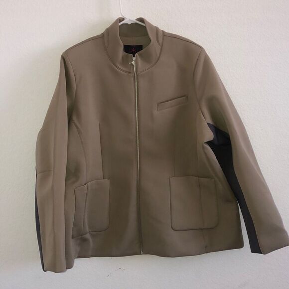 Jordan women’s suit jacket zip up size 3x tan & Gray featuring